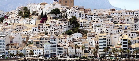 En megler med gode referanser - SPANIA1.no