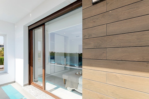 Soverom 1 med eget bad og terrasse