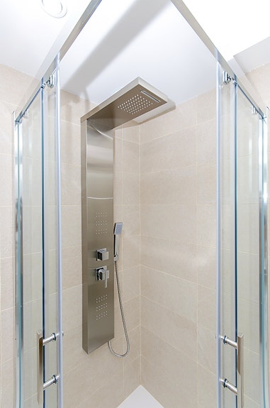 Soverom 1 med eget bad og terrasse