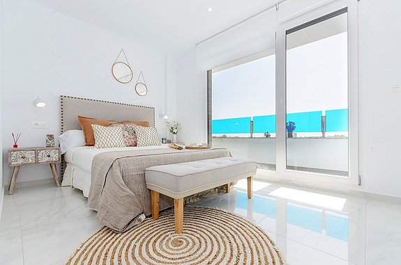 Soverom 1 med eget bad og terrasse