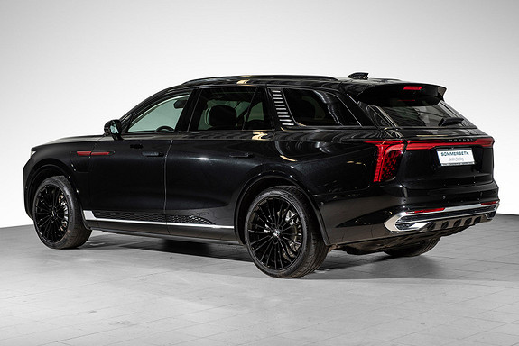 2022 Hongqi E-HS9 Exclusive