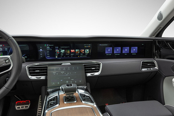 2022 Hongqi E-HS9 Exclusive