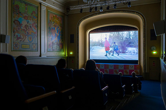 Salen på Verdensteatret har 216 seter og er i tillegg til kino en populær arena for andre arrangementer, som konserter, seminarer og konferanser. Foto: Mats Gangvik