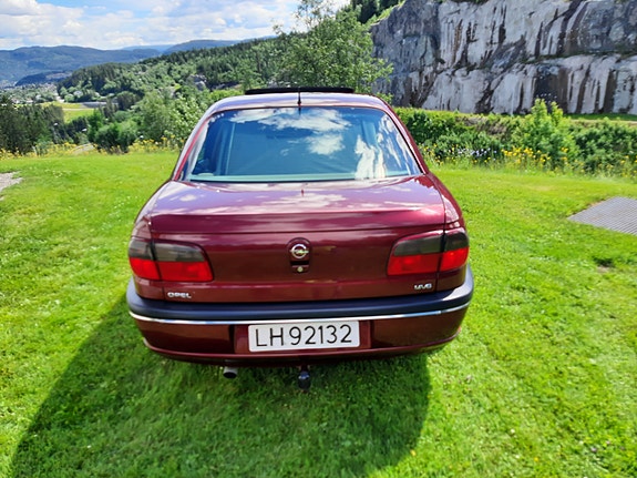 Opel Omega 27 of 30