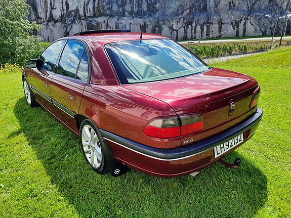 Opel Omega 24 of 30