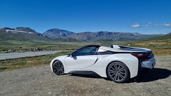 BMW i8 1 of 5