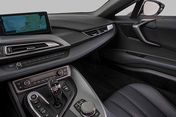 BMW i8 21 of 30