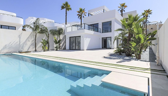 En megler med gode referanser -  SPANIA1.no