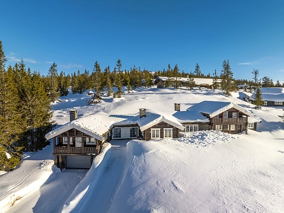 Velkommen til denne flotte eiendommen beliggende i Lunnstadbrinken 4 på Hafjell.