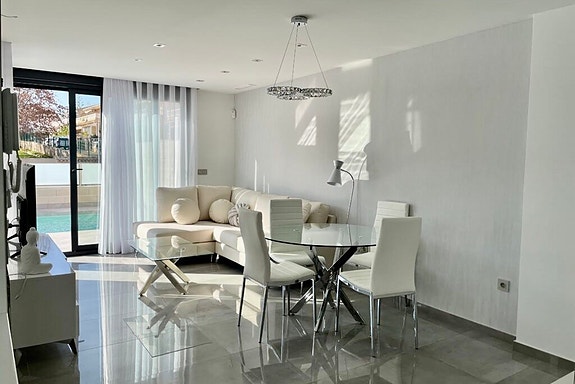 En megler med gode referanser - SPANIA1.no