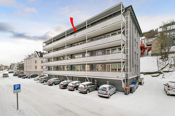Leiligheten ligger i 4. etasje i en rolige del av Dronningens gate