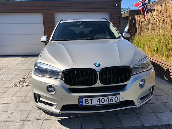 BMW X5 2 of 5