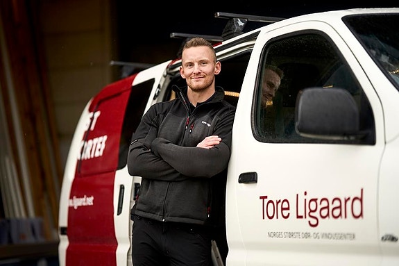 Montør med servicebil