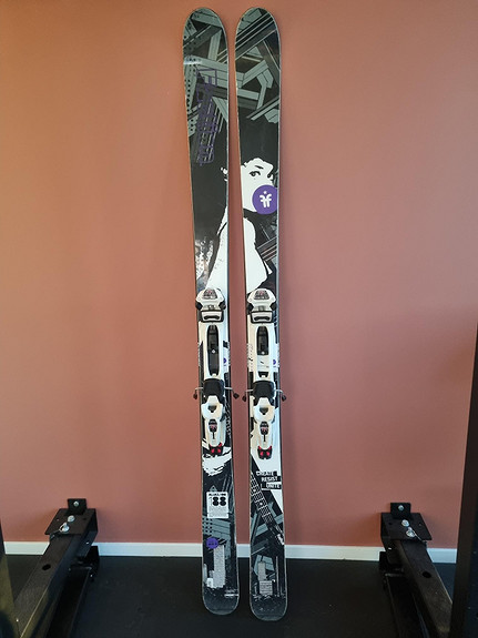 Ski VÖLKL 100EIGHT, 181 cm | FINN torget