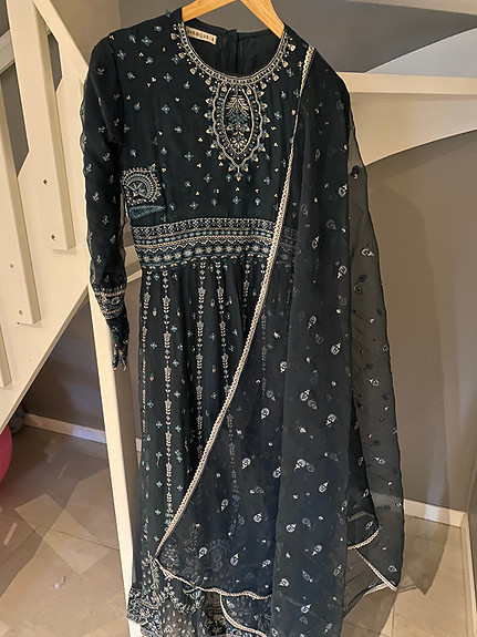 Pakistanske indiske klær- kjole Baroque | FINN torget