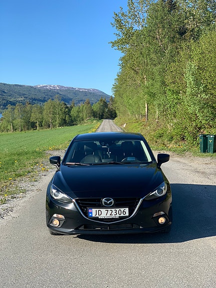 Mazda 3 2 of 12