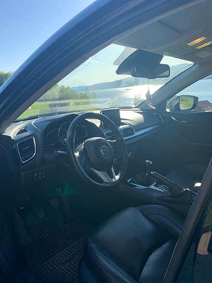 Mazda 3 10 of 12