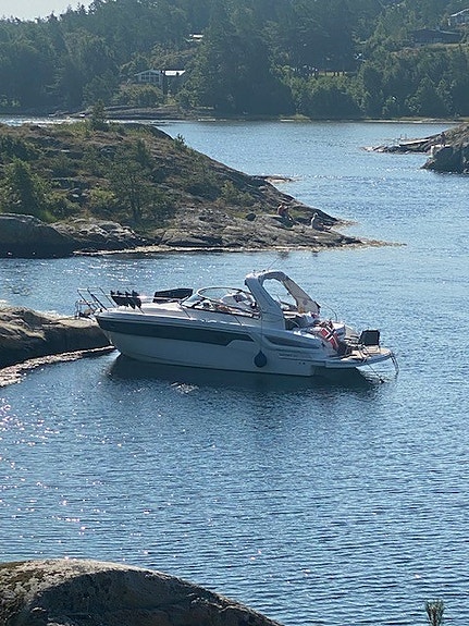 Strøken og velutstyrt BAVARIA 32 SPORT selges. Kun gått 900 timer! 2 of 30