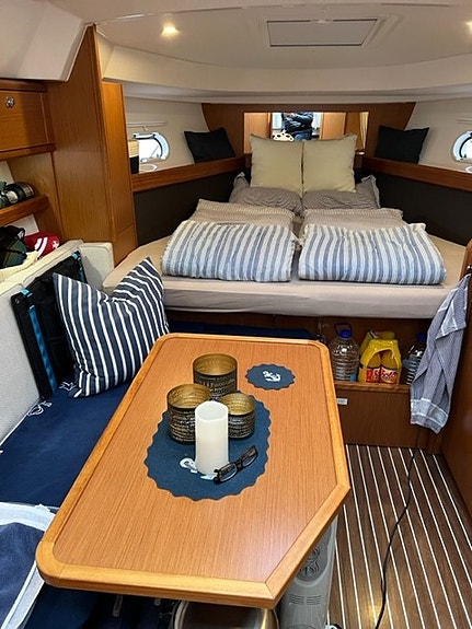 Strøken og velutstyrt BAVARIA 32 SPORT selges. Kun gått 900 timer! 3 of 30