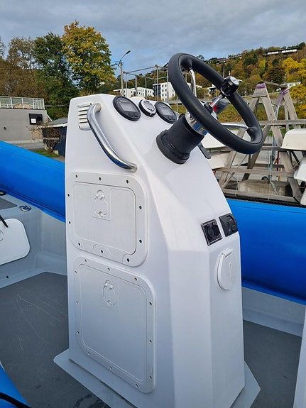 AVA RIB 7 of 30