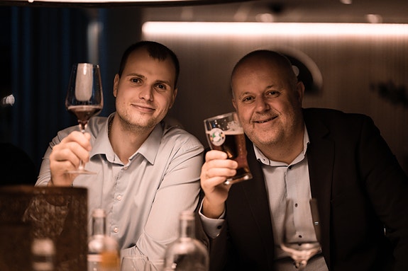 Innimellom har vi tid til hygge i sosiale sammenkomster også.