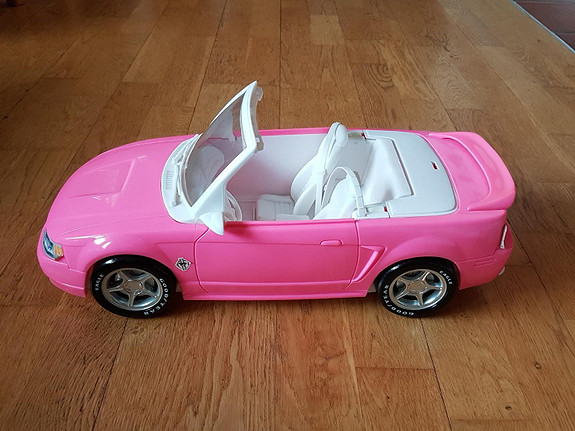 rille Tog for eksempel Barbie bil | FINN torget