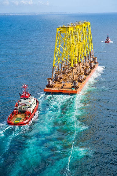 Barge transport of jackets for offshore wind