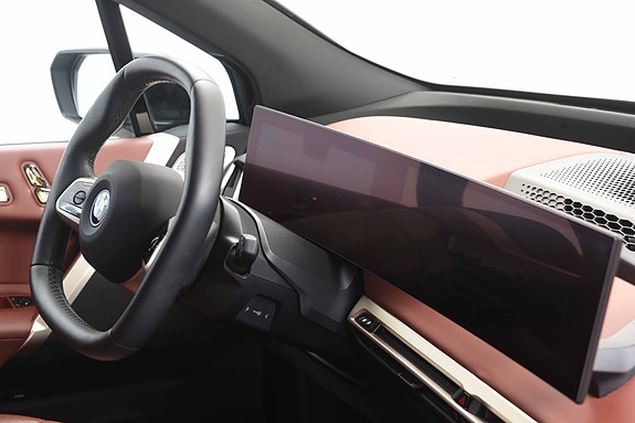BMW iX 29 of 30