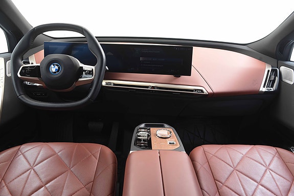 BMW iX 25 of 30