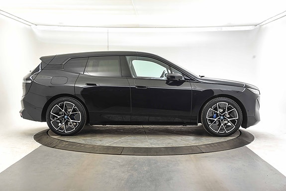 BMW iX 7 of 30