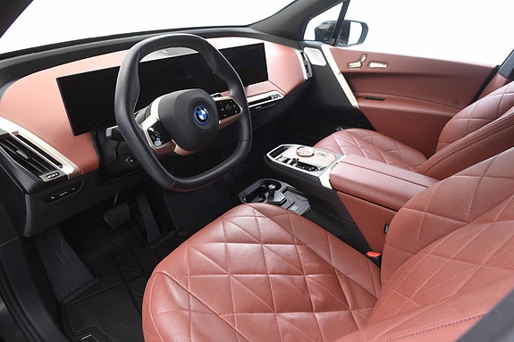 BMW iX 21 of 30