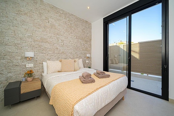 En megler med gode referanser - SPANIA1.no