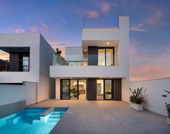 En megler med gode referanser - SPANIA1.no