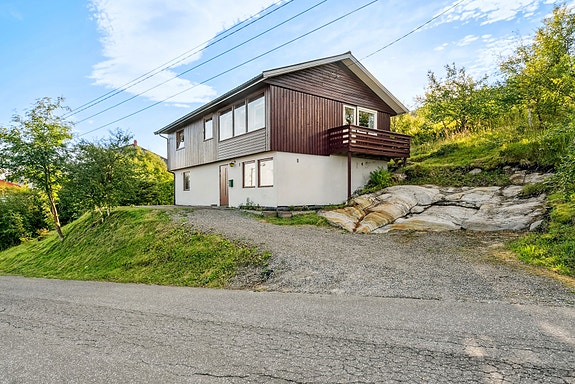Eiendomsmegler Sissel Valåmo ønsker velkommen til Askeladdveien 10!