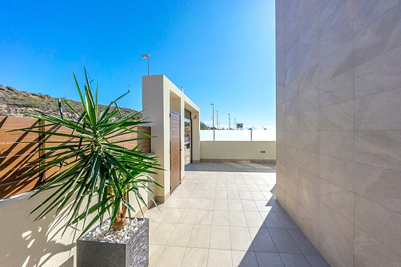 En megler med gode referanser -  SPANIA1.no