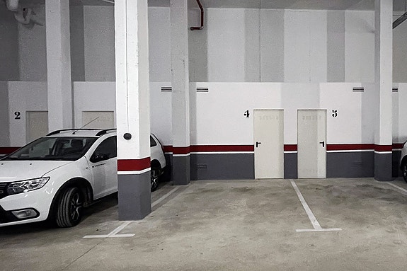 Parkering og bod i underetasje