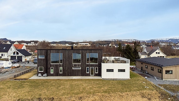 Stor funkisbolig av høy kvalitet på Damberget!