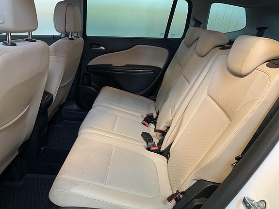 Opel Zafira Tourer 10 of 24