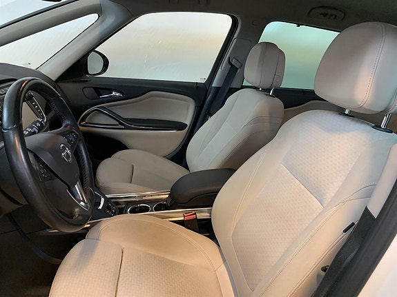 Opel Zafira Tourer 8 of 24