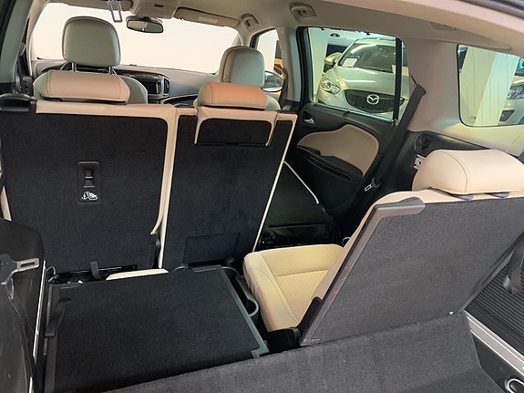 Opel Zafira Tourer 18 of 24