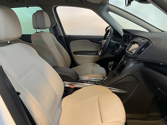 Opel Zafira Tourer 12 of 24