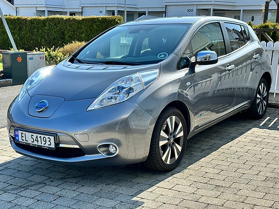Nissan Leaf 3 of 15