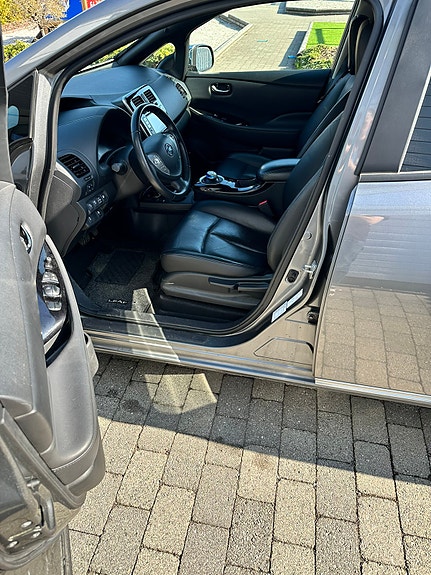 Nissan Leaf 5 of 15