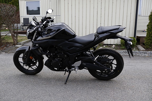 Yamaha MT-03 2 of 8
