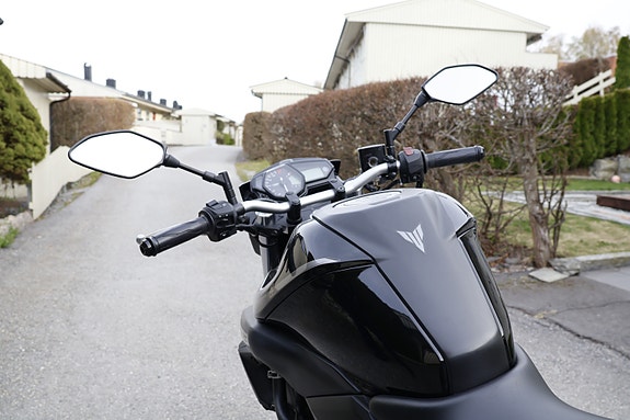 Yamaha MT-03 7 of 8