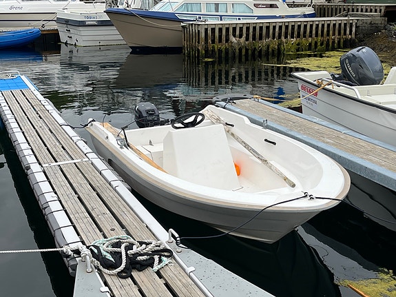 11fots selvlensende båt med motor til salgs 3 of 5