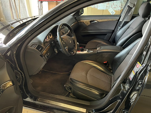 Mercedes-Benz E-Klasse 3 of 13