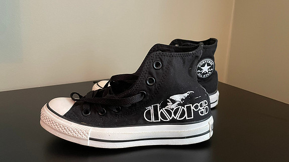Converse x the doors outlet