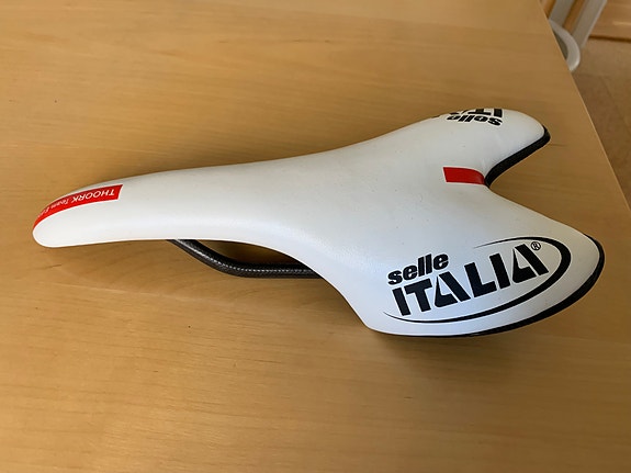 パーツ selle ITALIA THOORK Team Edition Selle Italia Thoork team edition racingsete med carbonrails | FINN