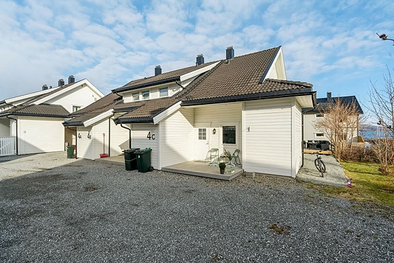 Velkommen til Elias Blix gate 4C. Rekkeleilighet i ende.